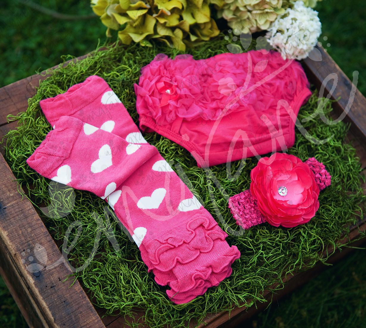 Ruffle Diaper Set (Fuchsia with White Hearts) - Ema Jane