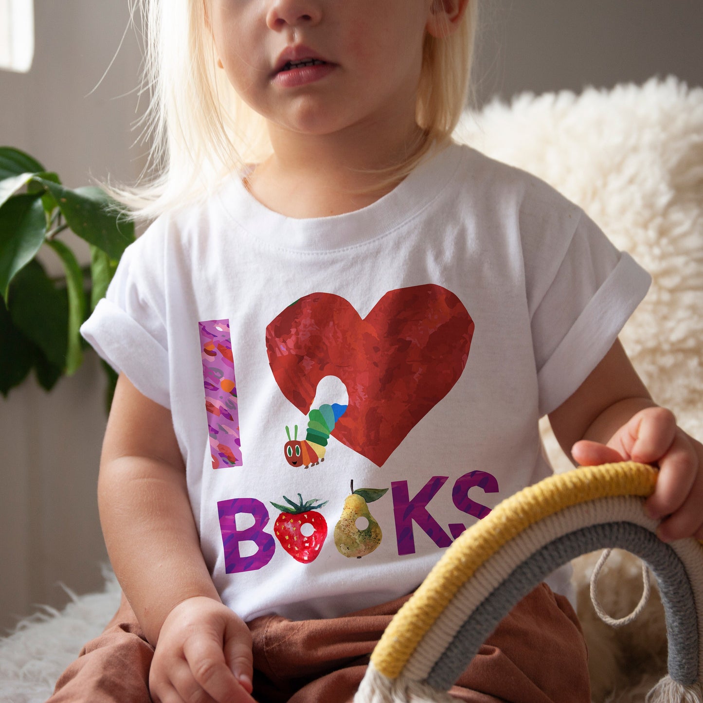 TODDLER | I Love Books A Very Hungry Caterpillar Read Reading Love Retro Vintage Nostalgi| UNISEX Relaxed Jersey T-shirt for Toddlers