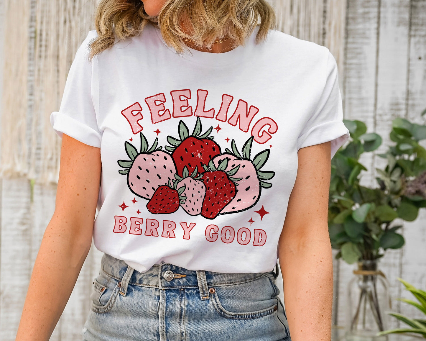 Feeling Berry Good Strawberry Retro Boho Vintage Ultra Soft Graphic Tee Unisex Soft Tee T-shirt for Women or Men