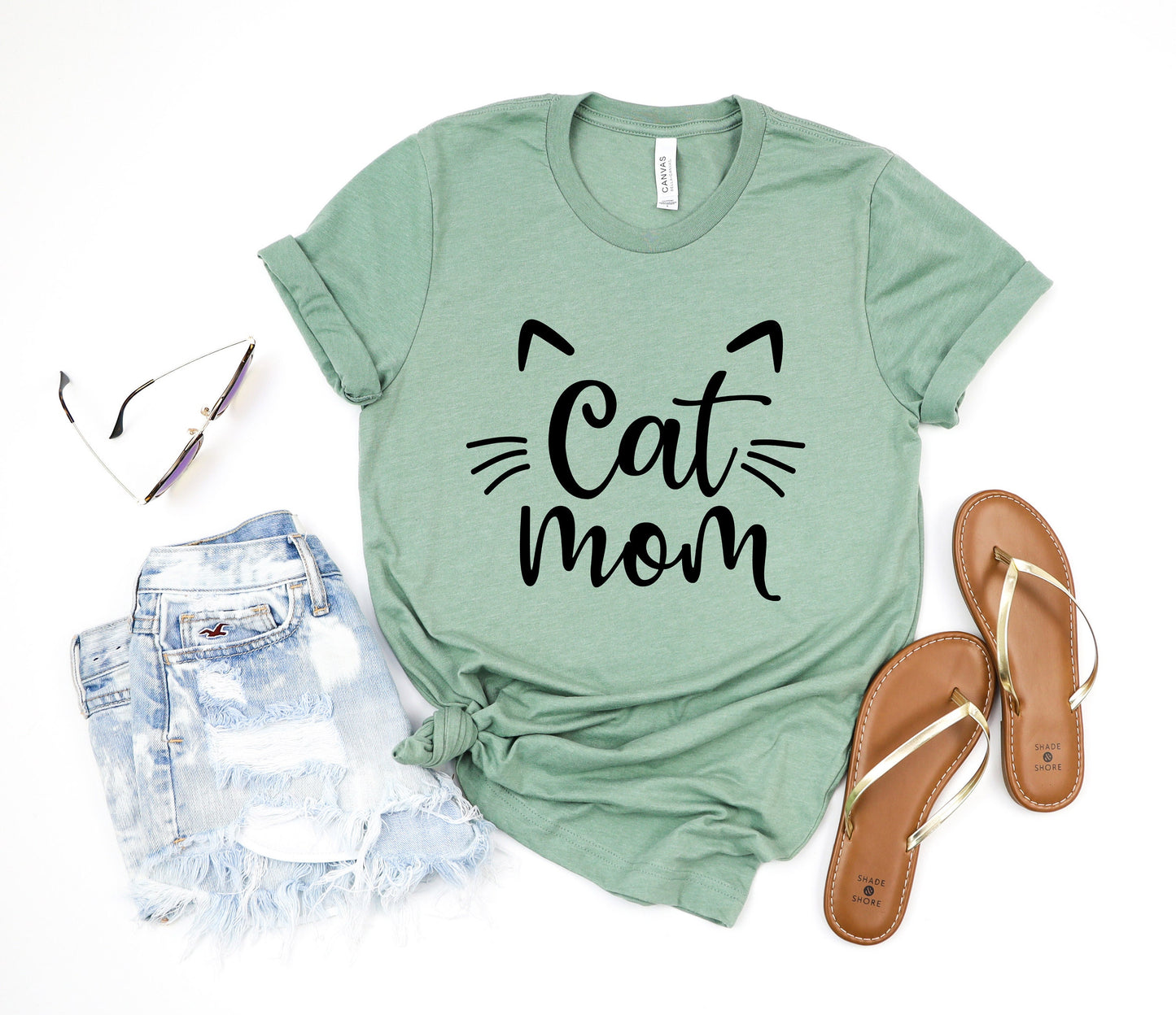 Cat Mom Cute Kitten Cats Face Style Ultra Soft Graphic Tee Unisex Soft Tee T-shirt for Women or Men