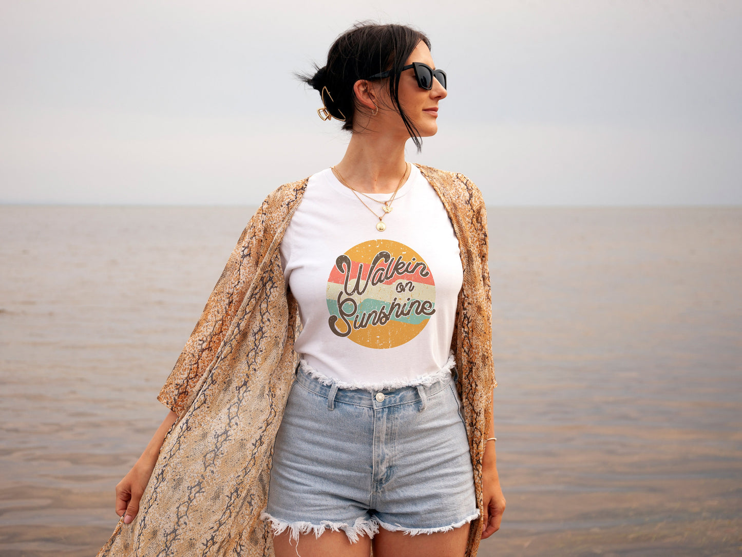 Walking On Sunshine Vintage Retro Boho Outdoorsy Beach Lovers Ultra Soft Graphic Tee Unisex Soft Tee T-shirt for Women